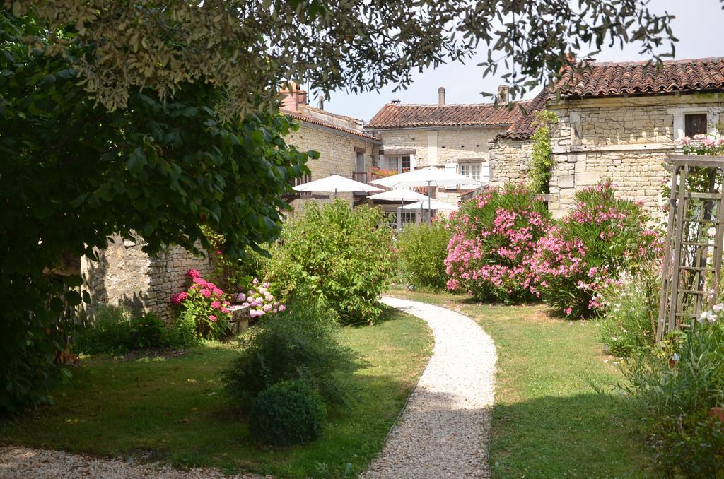 La Closerie Bed and Breakfast Nercillac Exteriör bild