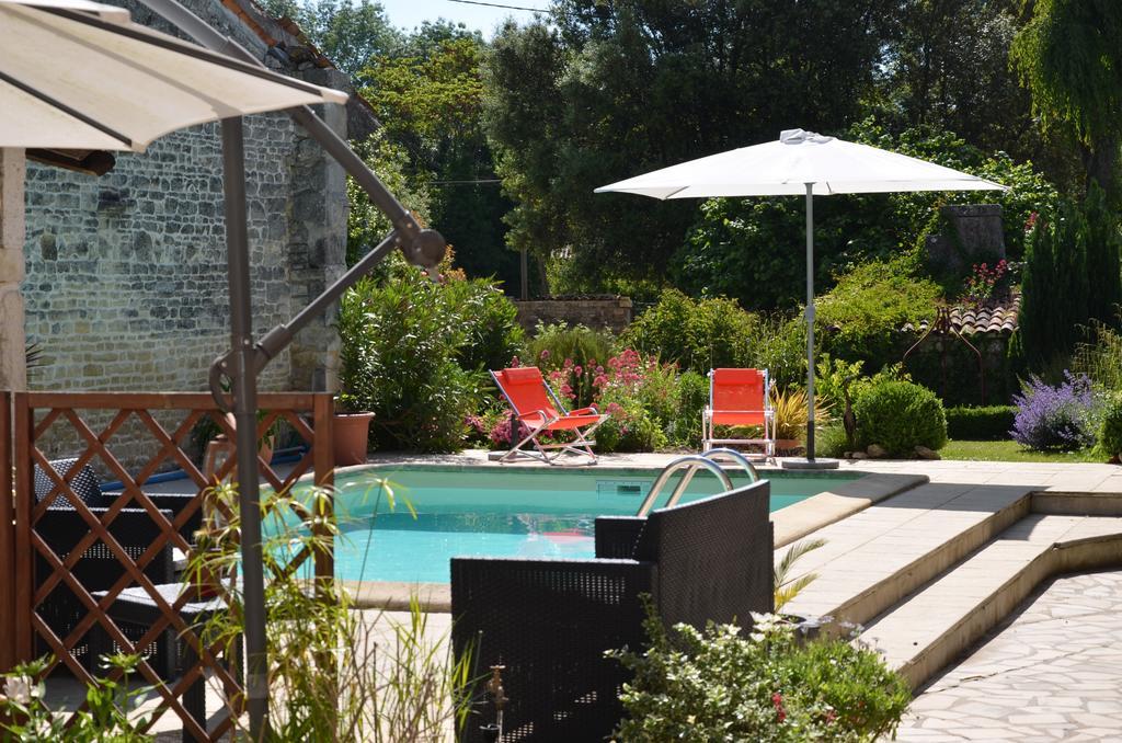 La Closerie Bed and Breakfast Nercillac Exteriör bild